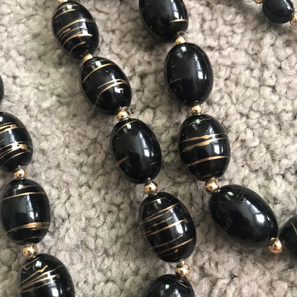 Vintage Black & Gold Necklace - Picture 2 of 3